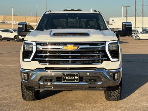 Used 2024 Chevrolet Silverado 3500 LTZ w/ LTZ Plus Package image 3