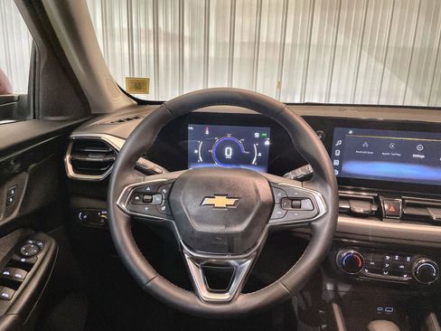 Used 2024 Chevrolet TrailBlazer LT w/ LT Cold Weather Package image 11