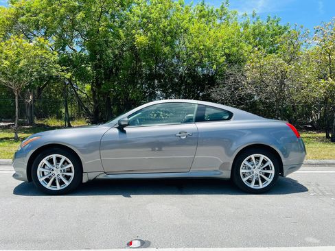 Used 2013 INFINITI G37 x Coupe w/ Premium Pkg AWD/4WD image 2