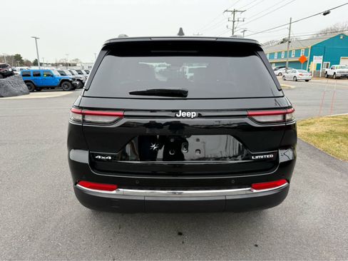 Used 2024 Jeep Grand Cherokee Limited image 6