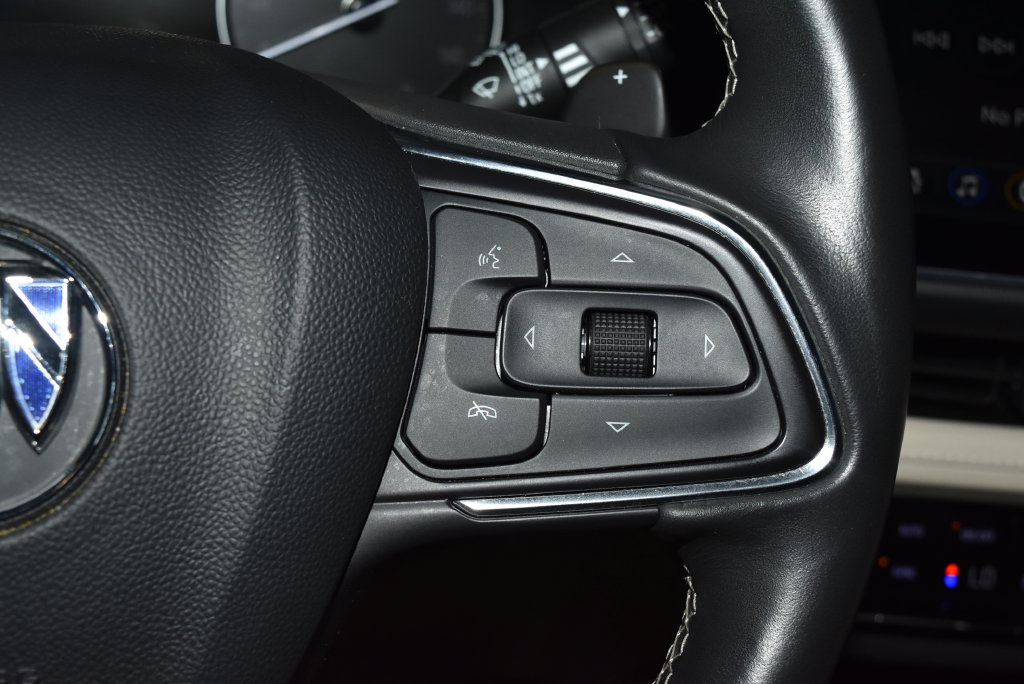 Used 2023 Buick Envision Avenir FWD image 11
