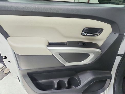 Used 2023 Nissan Titan SV w/ Accessory Utility Package image 30