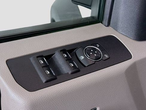 Used 2018 Ford F550 4x4 Crew Cab Super Duty image 17