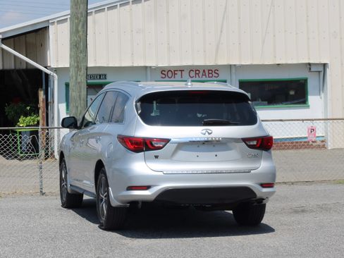 Used 2019 INFINITI QX60 Luxe w/ Essential Package FWD image 6