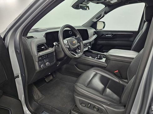 Used 2025 Chevrolet Tahoe LT AWD/4WD image 13