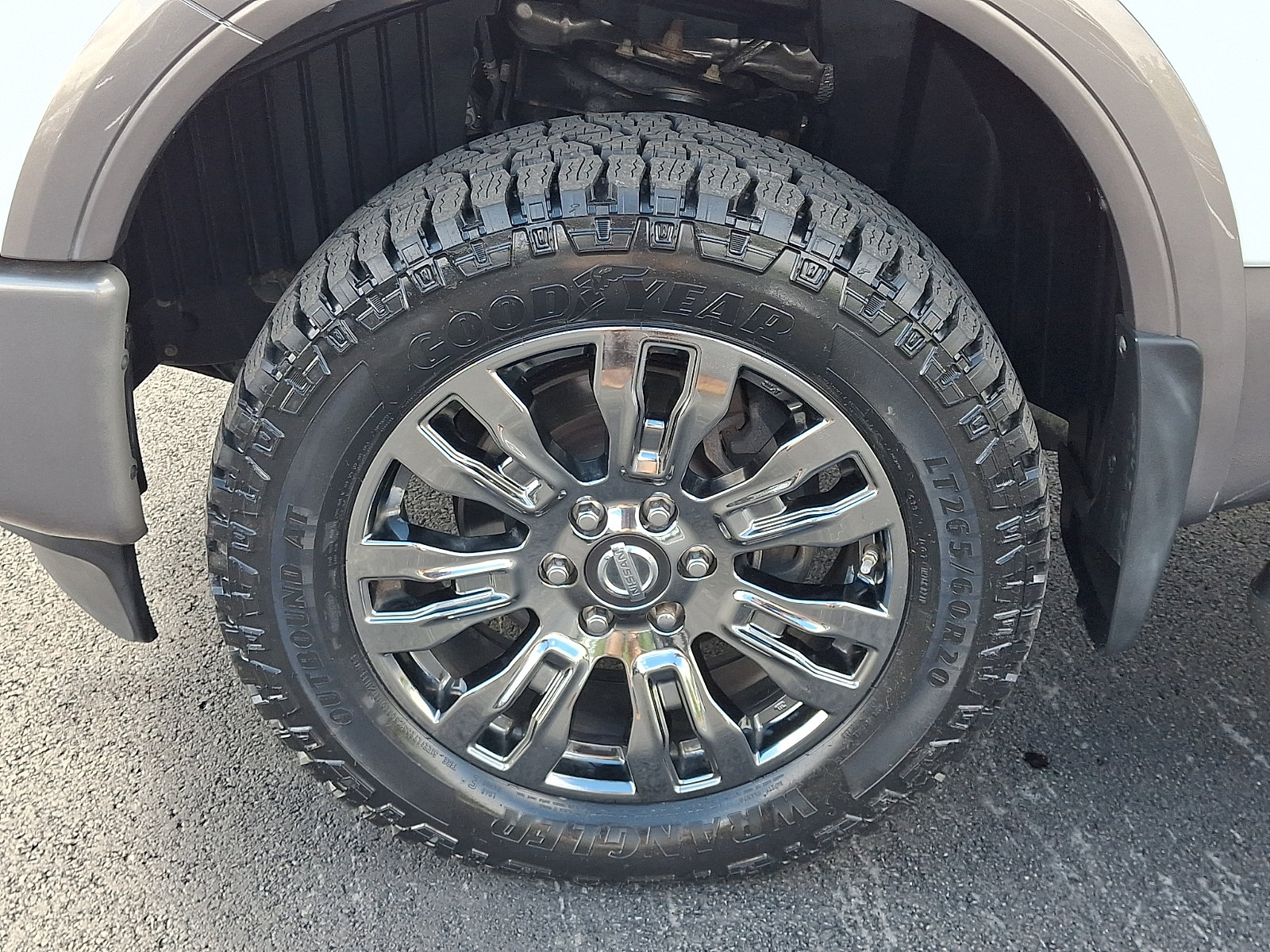 Used 2019 Nissan Titan Platinum Reserve w/ Platinum Utility Package AWD/4WD image 11