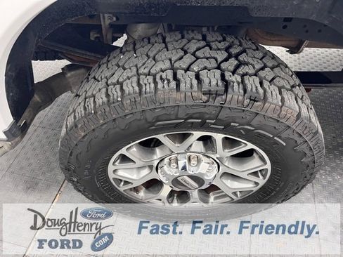 Used 2021 Ford F250 Lariat w/ FX4 Off-Road Package image 12