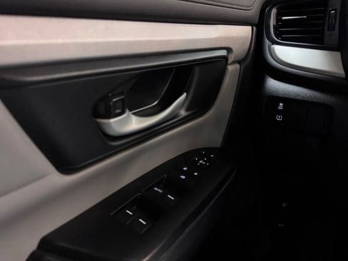 Used 2018 Honda CR-V LX image 19