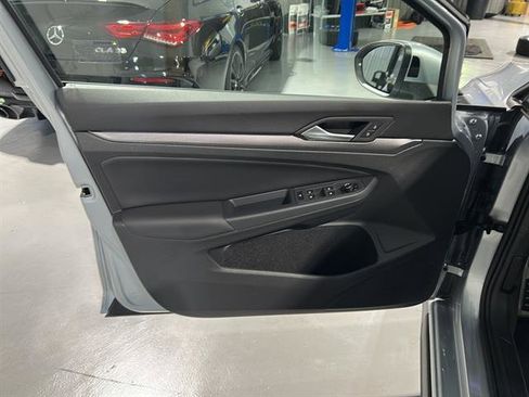 New 2025 Volkswagen GTI Autobahn image 9