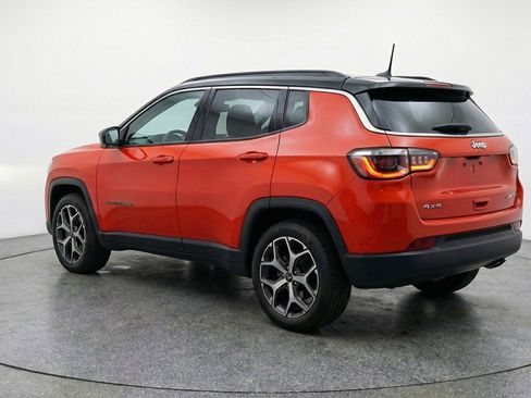 Used 2025 Jeep Compass Limited AWD/4WD image 6