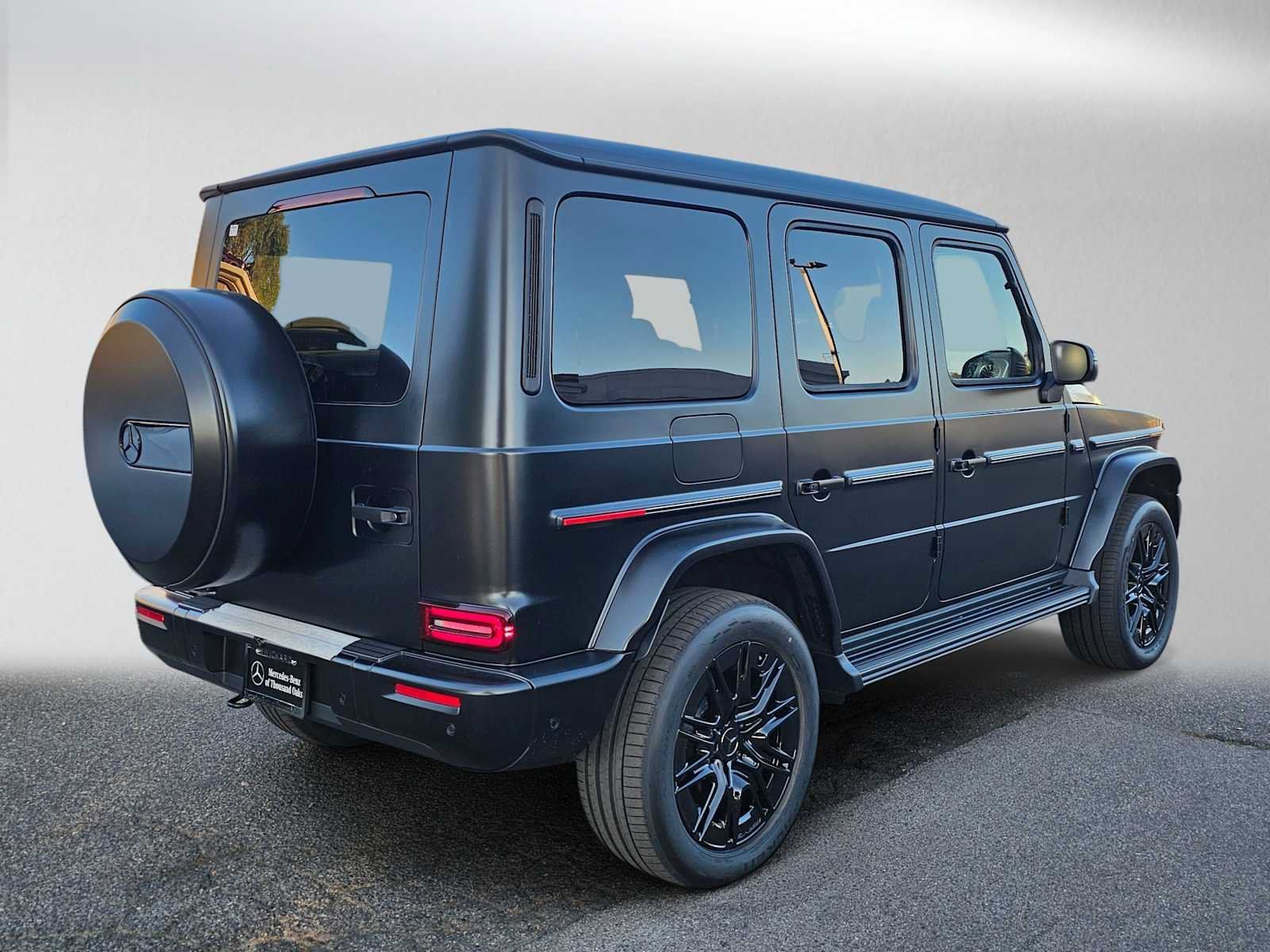 New 2027 Mercedes-Benz G 580 e image 3