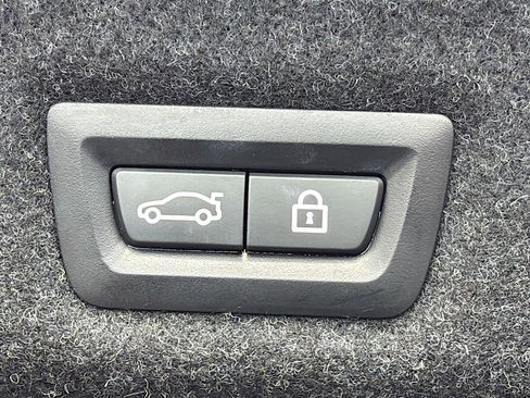 Used 2021 BMW 540i w/ Premium Package image 13