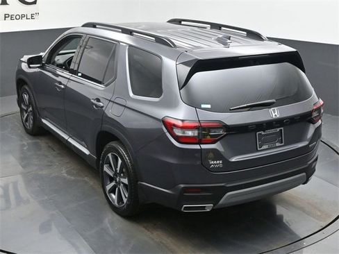 Used 2025 Honda Pilot Touring image 41
