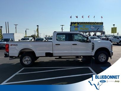 New 2026 Ford F350 XL w/ FX4 Off-Road Package