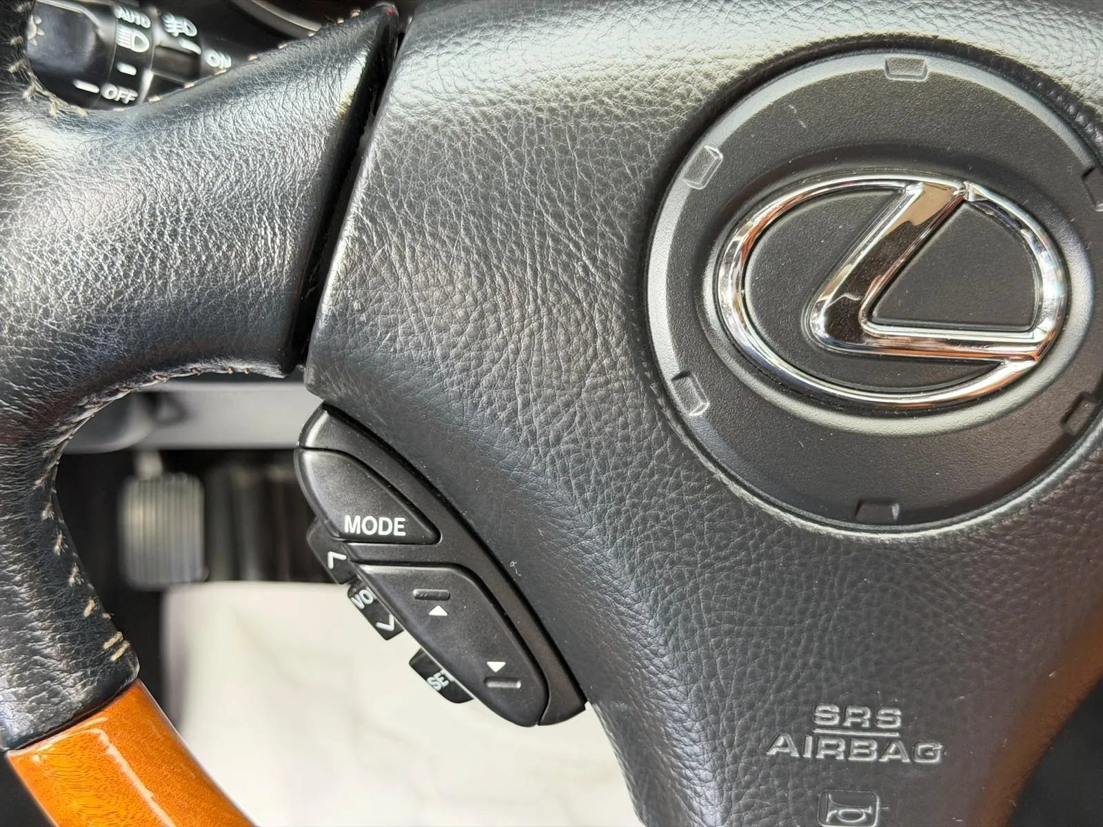 Used 2003 Lexus SC 430 Convertible RWD image 28
