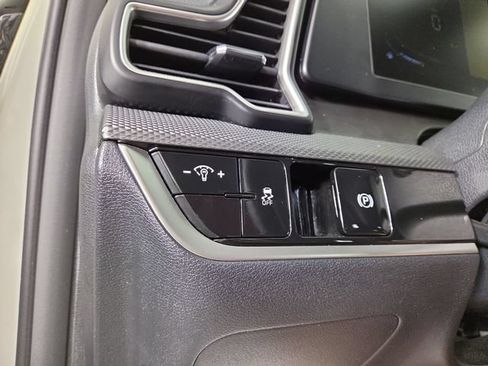 Certified 2024 Kia Sportage LX FWD image 25