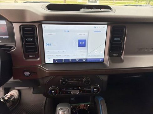 Used 2023 Ford Bronco Outer Banks image 9