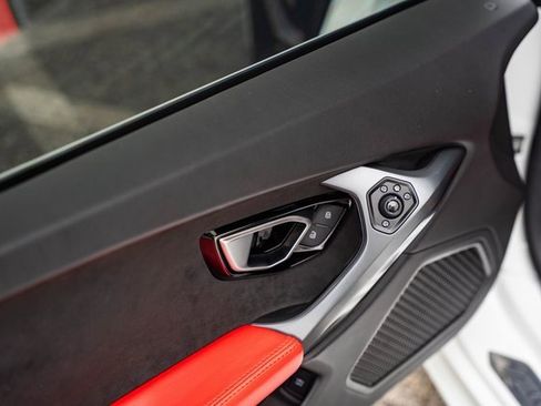 Used 2018 Lamborghini Huracan LP 580-2 image 34