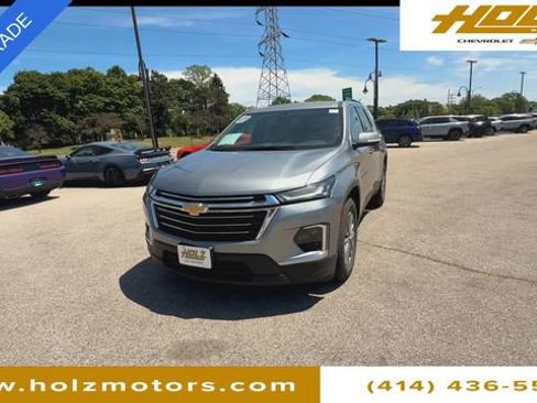 Certified 2023 Chevrolet Traverse LT w/ Rear Camera Mirror Package AWD/4WD image 3