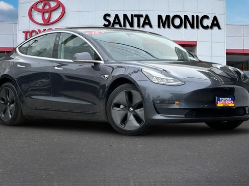 Used 2018 Tesla Model 3 Long Range image 1