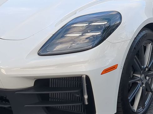 Used 2025 Porsche Panamera image 11