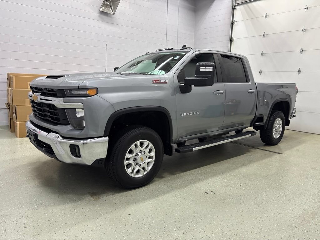 Used 2024 Chevrolet Silverado 3500 LT w/ Convenience Package AWD/4WD image 9
