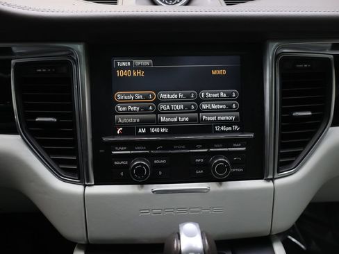 Used 2016 Porsche Macan S w/ Infotainment Package AWD/4WD image 24