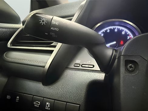 Used 2019 Toyota Camry SE FWD image 20
