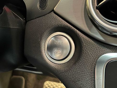Used 2018 Mercedes-Benz GLA 250 4MATIC image 31