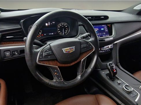 Used 2022 Cadillac XT5 Premium Luxury image 16