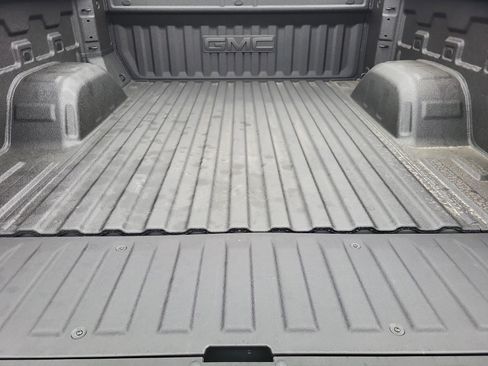 New 2026 GMC Sierra 1500 SLT image 12