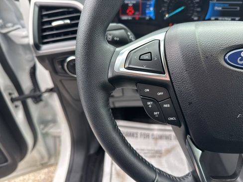 Used 2024 Ford Edge SEL image 11