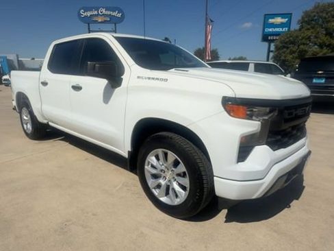 Used 2025 Chevrolet Silverado 1500 Custom RWD image 2