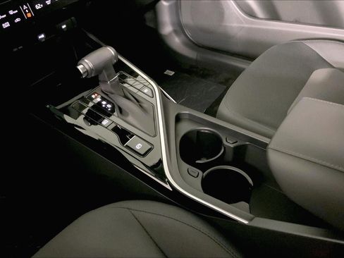 New 2025 Kia Niro LX image 8