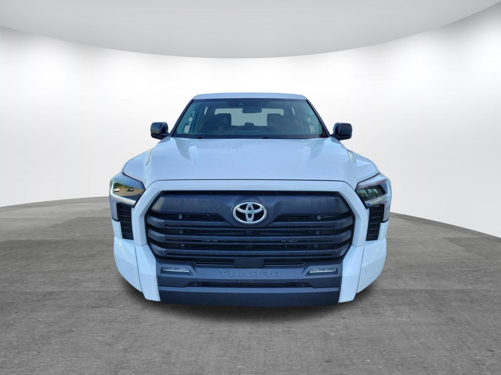 Used 2023 Toyota Tundra SR5 w/ SR5 Convenience Package AWD/4WD image 2