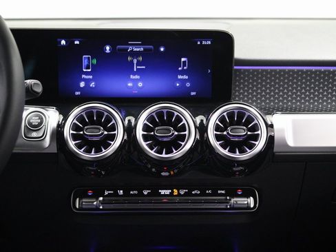 Certified 2024 Mercedes-Benz GLB 250 4MATIC image 15