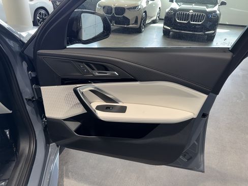New 2026 BMW X2 xDrive28i w/ M Sport Package AWD/4WD image 8