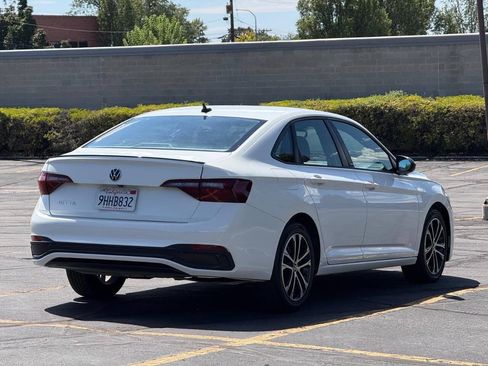 Used 2023 Volkswagen Jetta Sport FWD image 5