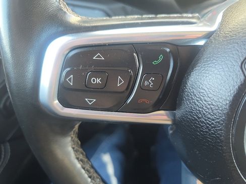 Used 2022 Jeep Wrangler Unlimited Sahara w/ Cold Weather Group AWD/4WD image 23