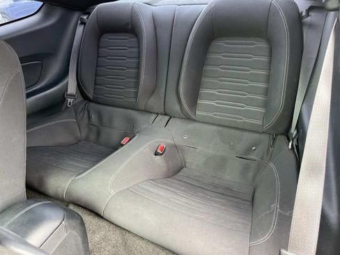 Used 2017 Ford Mustang Coupe RWD image 19