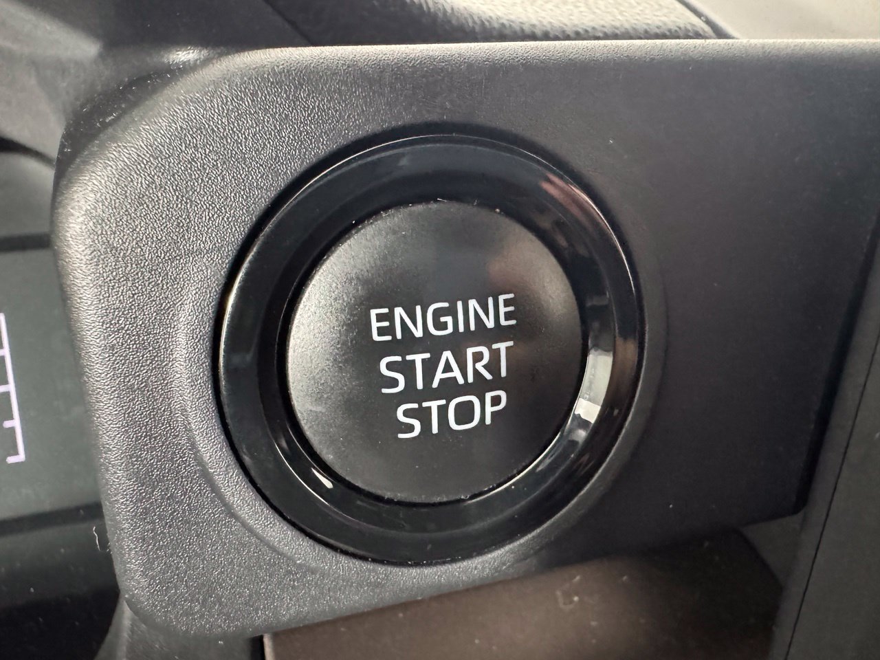 Used 2024 Toyota Tacoma SR5 AWD/4WD image 17