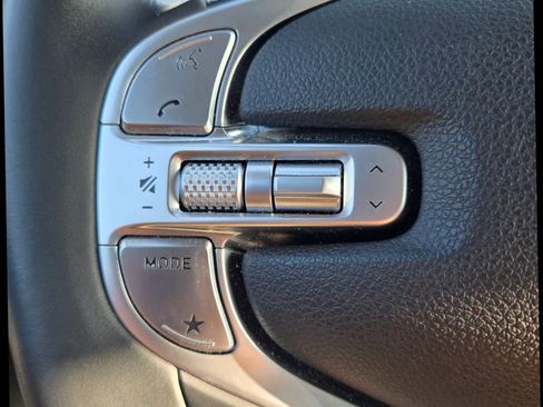 Used 2023 Genesis GV70 2.5T w/ Advanced Package image 27