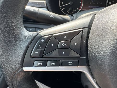 Used 2024 Nissan Altima 2.5 SV FWD image 14