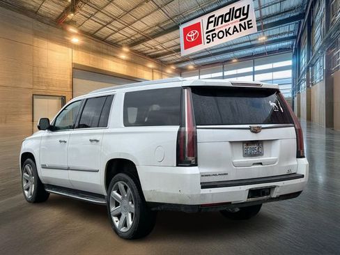 Used 2017 Cadillac Escalade ESV Luxury image 6