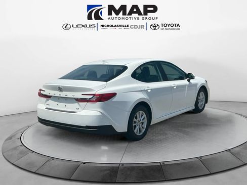 Used 2025 Toyota Camry LE FWD image 5