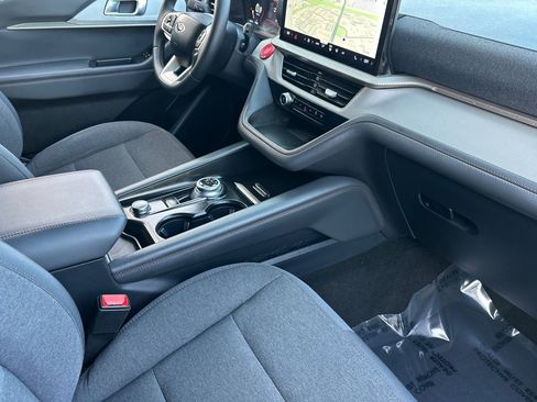 Used 2025 Ford Explorer Active image 32