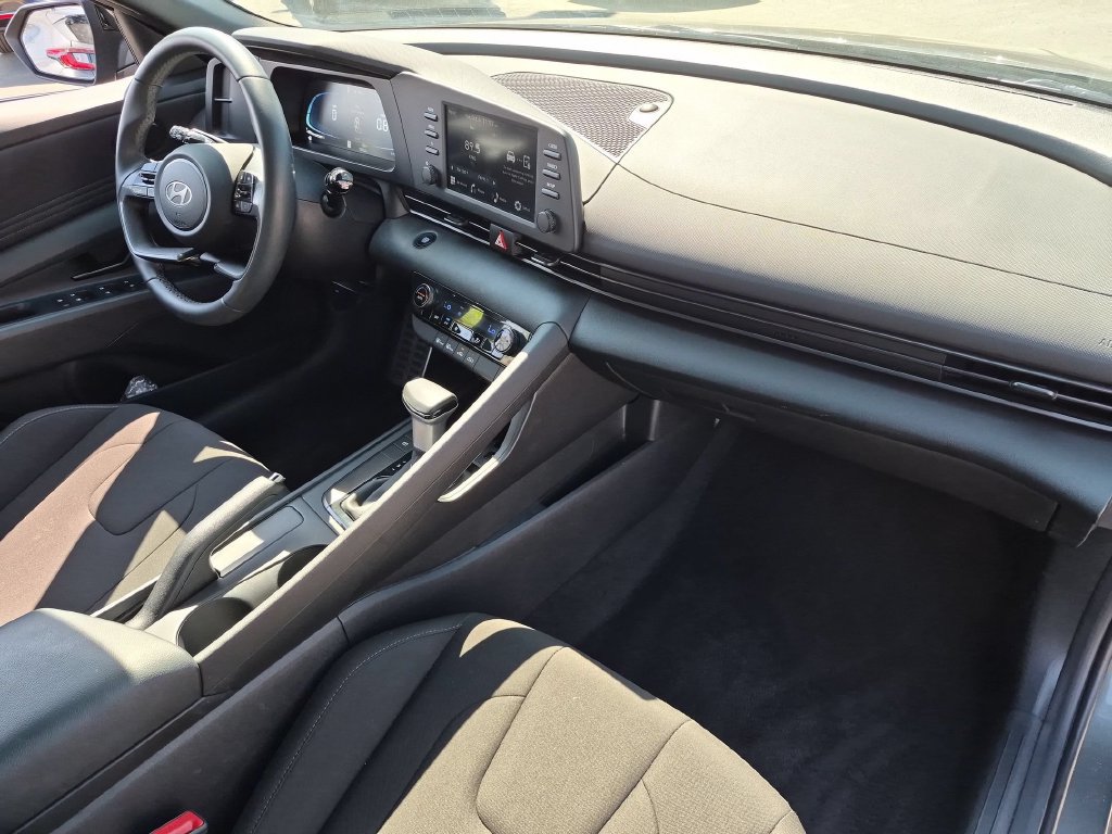Used 2026 Hyundai Elantra Sport FWD image 32