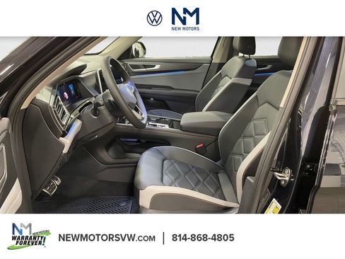 New 2026 Volkswagen Atlas Peak Edition image 9