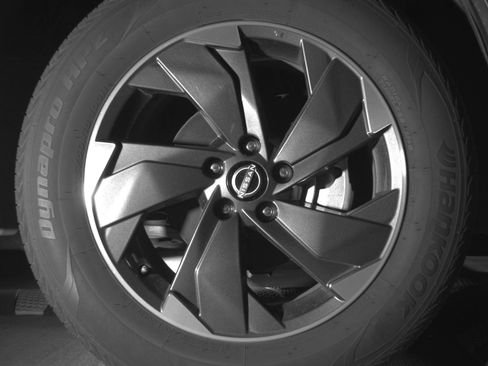 Used 2025 Nissan Rogue SV AWD/4WD image 13