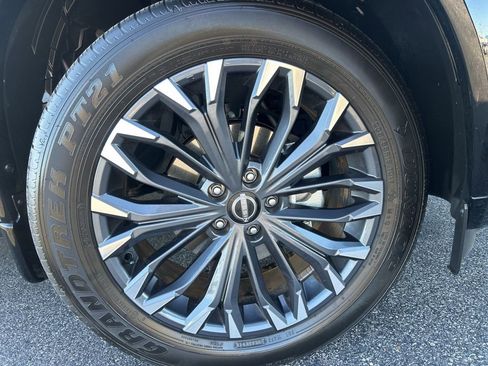 Used 2024 Nissan Rogue Platinum w/ Platinum Premium Package image 12